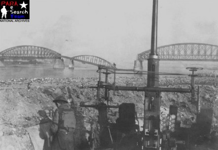 1944NijmegenBridge01_f_improf_450x304.jpg